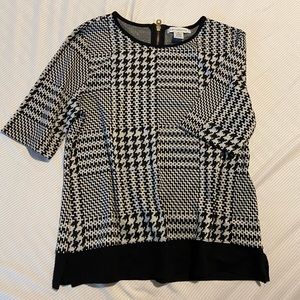 Liz Claiborne medium houndstooth top